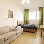 Triple Room In Huetteldorfer Strasse Area