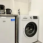 Sunny Apartments With Free Parking - 15 Min To Center