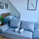 Modern Rooftop Apartment With Free Parking