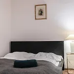 Budget Apartments Well Connected To The Whole City