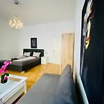 Family Apartment Th8 8