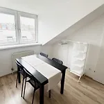 Cozy & New With Balcony View