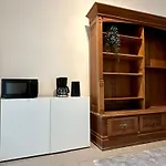 City Apartment, Central, 2 Min To U4