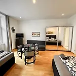 W Apartment - Brigittenau Area Mm10
