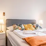 Gorgeous 1Br Apt Near Akh Hospital