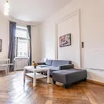 Gorgeous 1Br Apt Near Akh Hospital