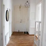 Tiberius Apartment I Levestate