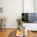 Trendy 1Br, Direct City Access By Hm