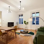 Designer Apartment In The City Center