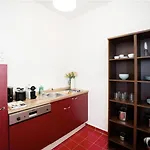 Calm 60M2 Flat Close To Center - Free Parking