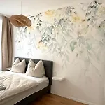 Traumhafte Wohnung Fuer 3, Grosszuegig, Walk In Dusche