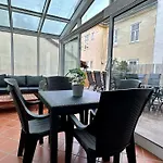 5 Bedroom I Winter Garden I Near Metro