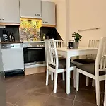 5 Bedroom I Winter Garden I Near Metro