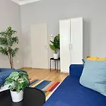 5 Bedroom I Winter Garden I Near Metro