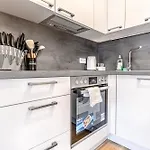 Chic 1Br And 1Lr With Kingbed, 9 Min To City Center Via Metro