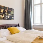 Pleasant 3Br Shared Apartment- Ideal For Longstays