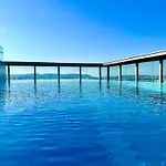 Luxury Penthouse I Rooftop Pool I Self Check-In