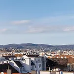 Symphony Apartments 39 - Modern Loft With Terrace And Grill In Central Location