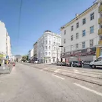 Central Apartment With Balcony Next Augarten Park