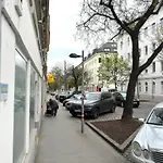 Traumhafte Wohnung Fuer 2, Walk In Dusche, Extra Kueche, Nespresso, Zentral