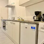 Quiet 60 M2 Apartment With Free Parking