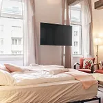 Friendly 2Br Apt- Near U6 Station Am Schoepfwerk