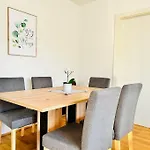 Premium 90 M2 Rooftop - Free Parking