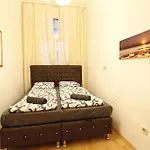 Comfortable Rooms Near Schoenbrunn Palace