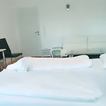 Cozy Room In Keplerplatz Kp T