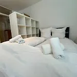 Spacious Apartment In The Popular 7Th District