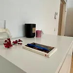 Spacious Apartment In The Popular 7Th District