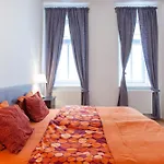 Apartment Theresiengasse