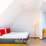 Eddie\'S Design Apartments