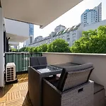 Near Lake Gorgeous Apartment With A Balcony