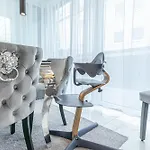 Luxury Vienna 6Br Villa With Private Pool & Sauna - Pets Allowed