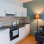 Modern 1Br - 15 Mins To City Center