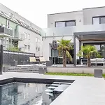 Luxury Vienna 6Br Villa With Private Pool & Sauna - Pets Allowed