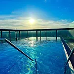 Vienna Sky Apartment I Rooftop Pool I Netflix