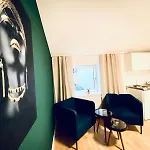 8 Fully Equipped Studio Shared Apt W Terrace Margareten