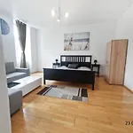 Three-Bedroom Delight, King-Size Beds