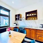 3Br Shared Apt, Ideal Up To 6P, 15-Min To Stammersdorf
