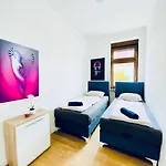 3Br Shared Apt, Ideal Up To 6P, 15-Min To Stammersdorf