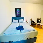 Comfortable Room In The 23Rd District Of Vienna Fr2