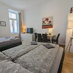 Renovated Studio - 10 Min To Center