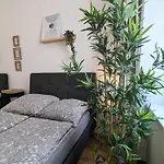 Renovated Studio - 10 Min To Center