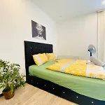 Cute 1Br Apt - 10 Mins Walk From Downtown