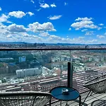 Luxury Penthouse I Rooftop Pool I Self Check-In