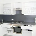 4-Bedroom Apartment In Central Location In Hipp 3Rd District