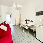 4-Bedroom Apartment In Central Location In Hipp 3Rd District