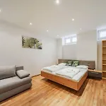 2 Bedroom Classy Apartment Near Belvedere Castle
